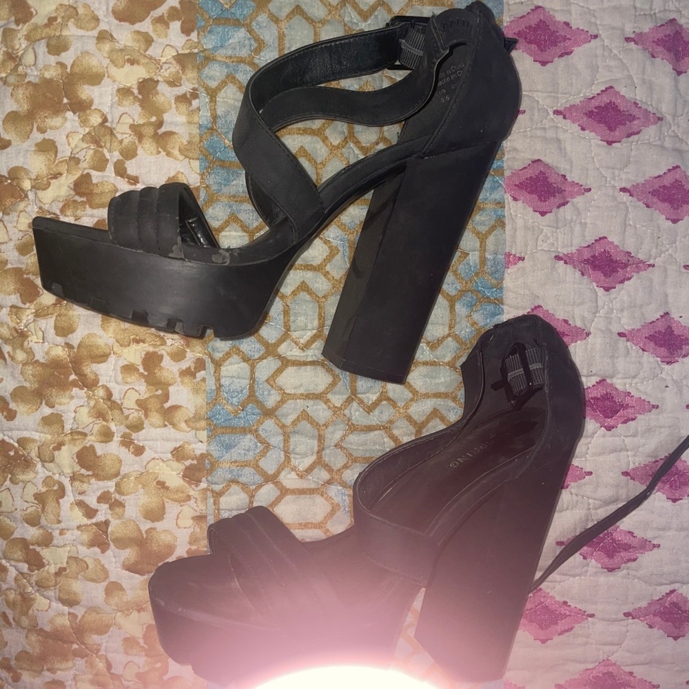 Heels - Picture 2 of 2